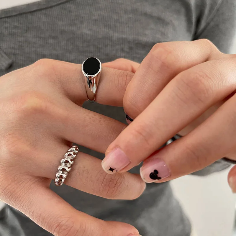 

Punk Hip-hop Geometric Oval Black Resin Mold Finger Rings For Women Personality Fashion Jewelry Gift