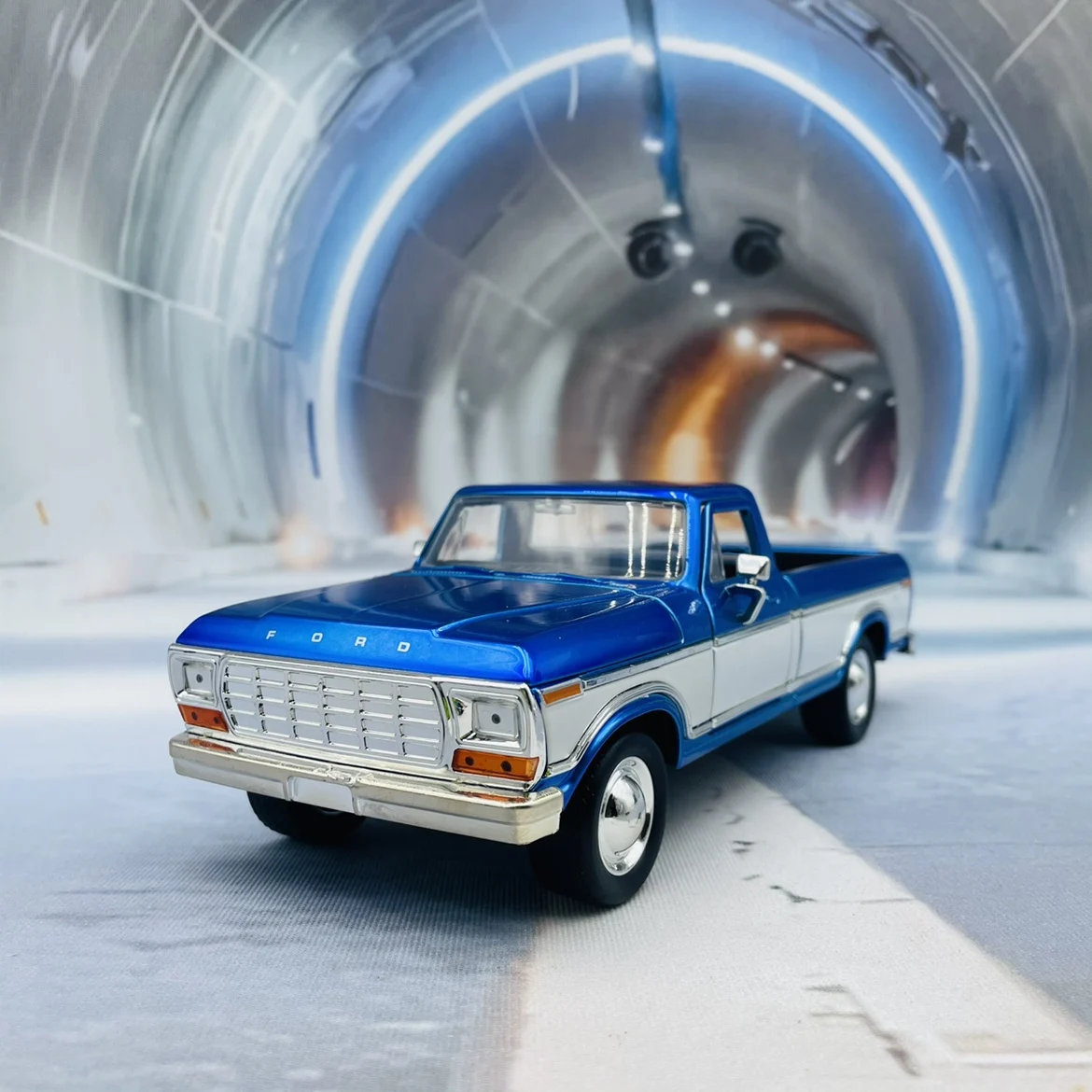 JADA 1:24 FORD F150 CUSTOM PICKUP 1979 легкосплавный автомобиль литье под давлением и игрушечный