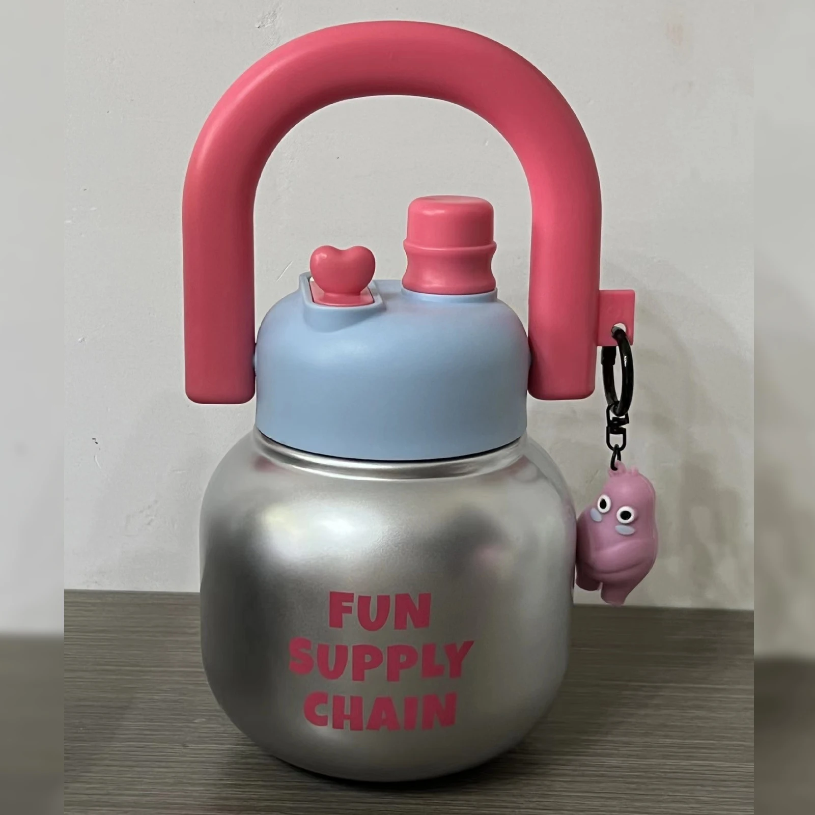 

Пластиковая бутылка для воды 800 мл