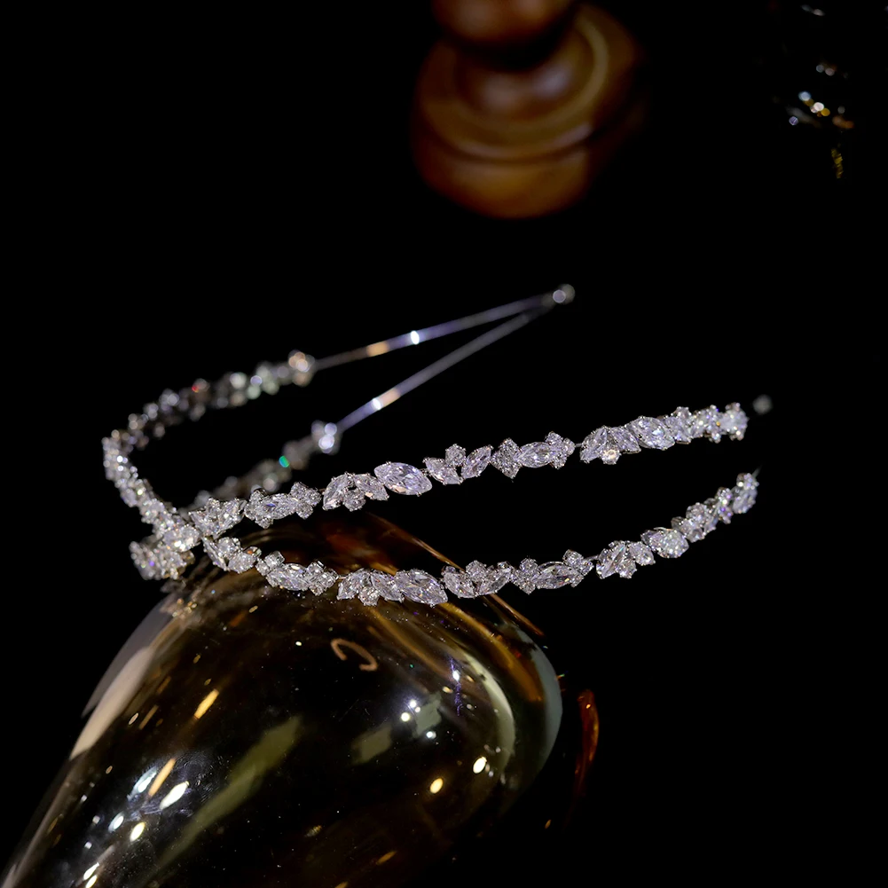 Женская двухрядная повязка на голову с кристаллами и фианитами