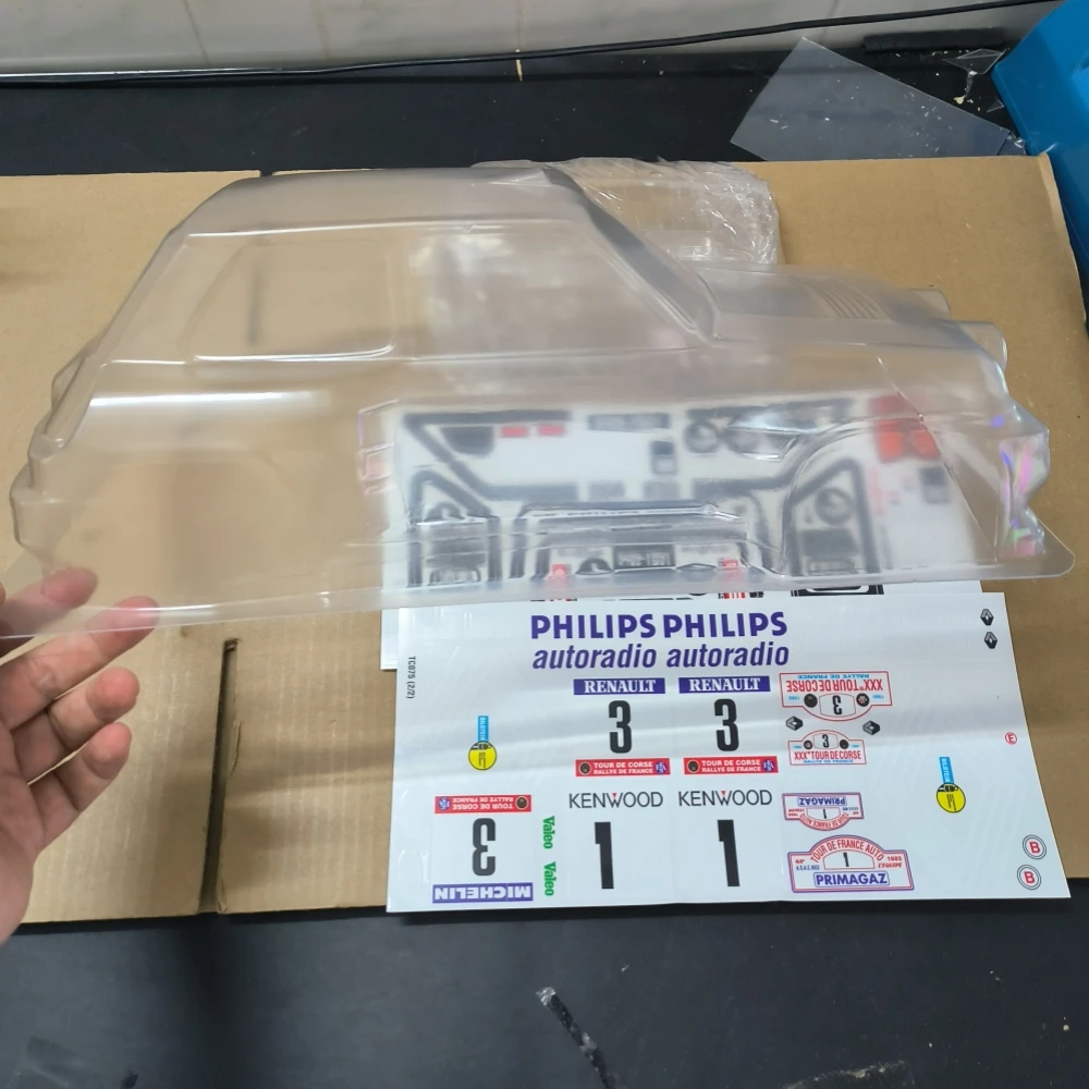 Радиоуправляемый раллийный автомобиль Renaut 5 GT Clear Lexan Body W/Rear Wing &amp Light Buckles/Lirrors