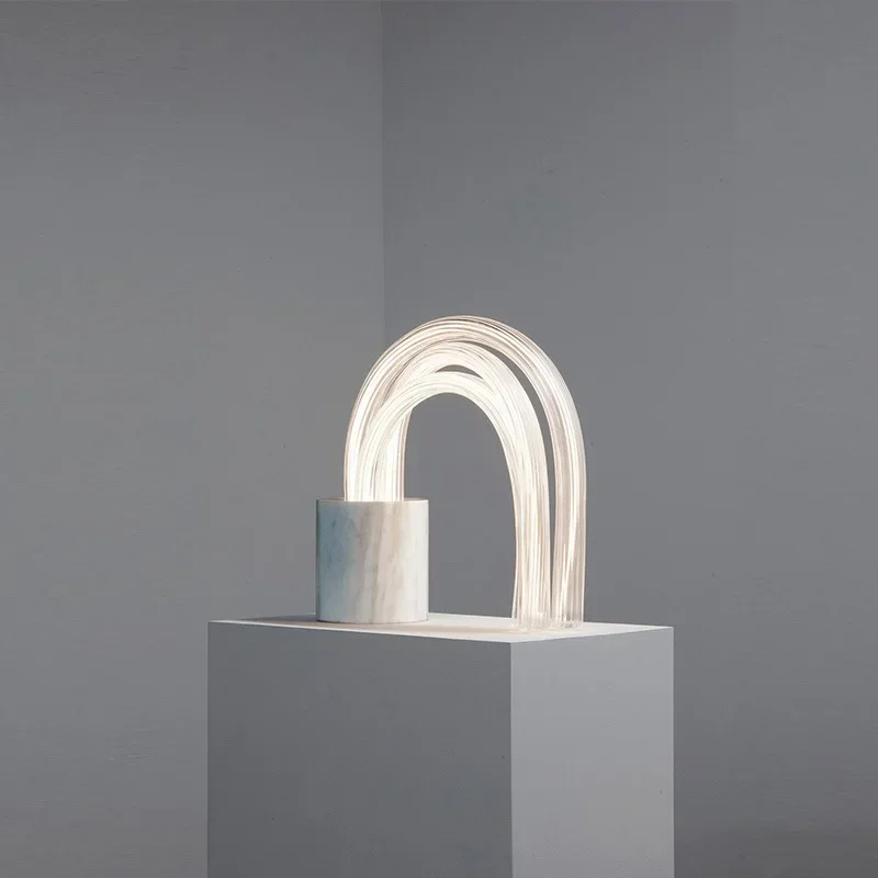 Постмодернистская оригинальная настольная лампа в скандинавском стиле для