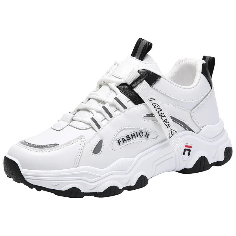 Толстые подошвы из натуральной кожи с поднятой внутренней высотой создают