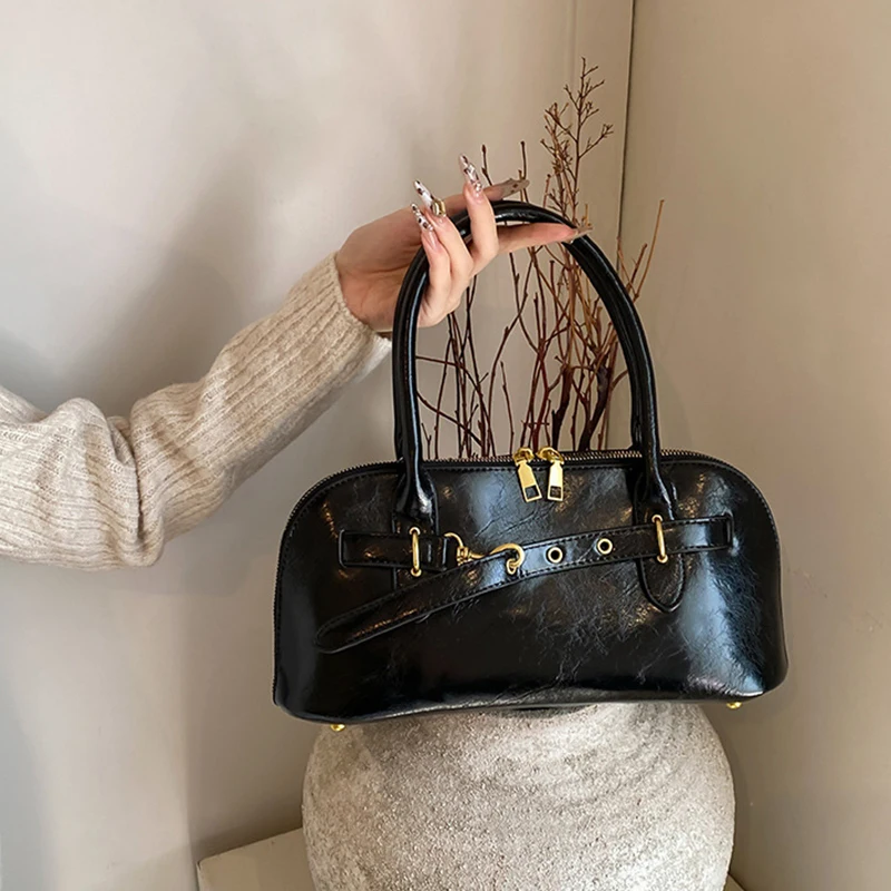 Женская коричневая ракушка подмышку с цепочкой