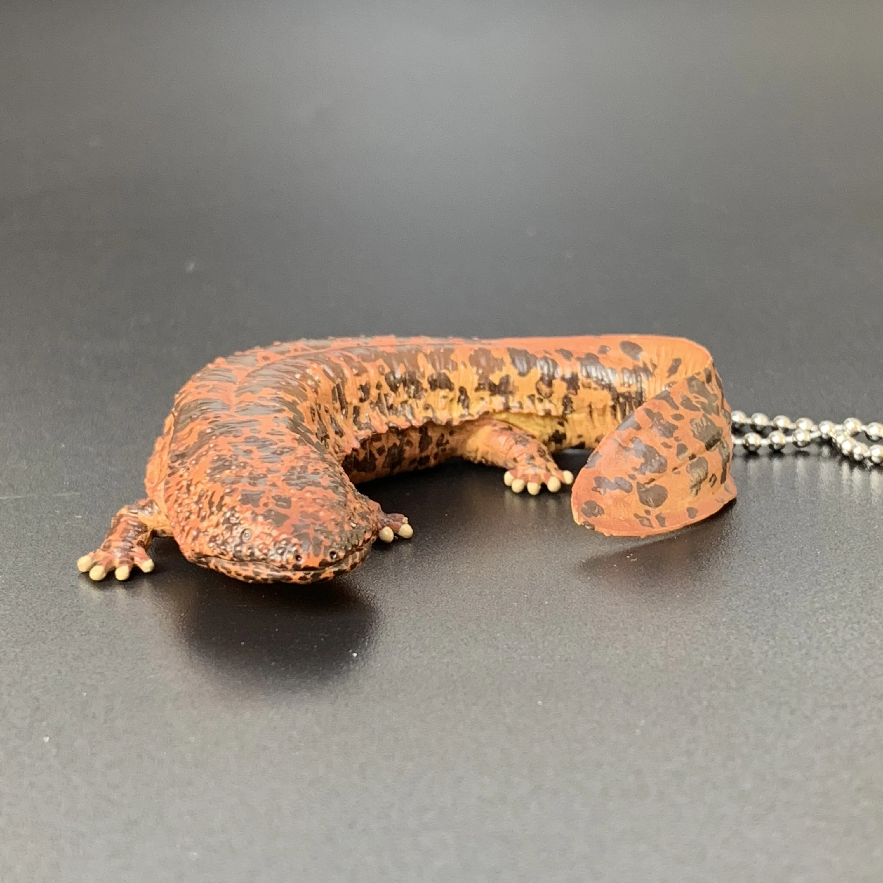 

BANDAI Salamander and Big Mountain Pepper Fish Giant Salamander Toy Model Strap Refrigerator Sticker Magnet Ornaments Twist Egg