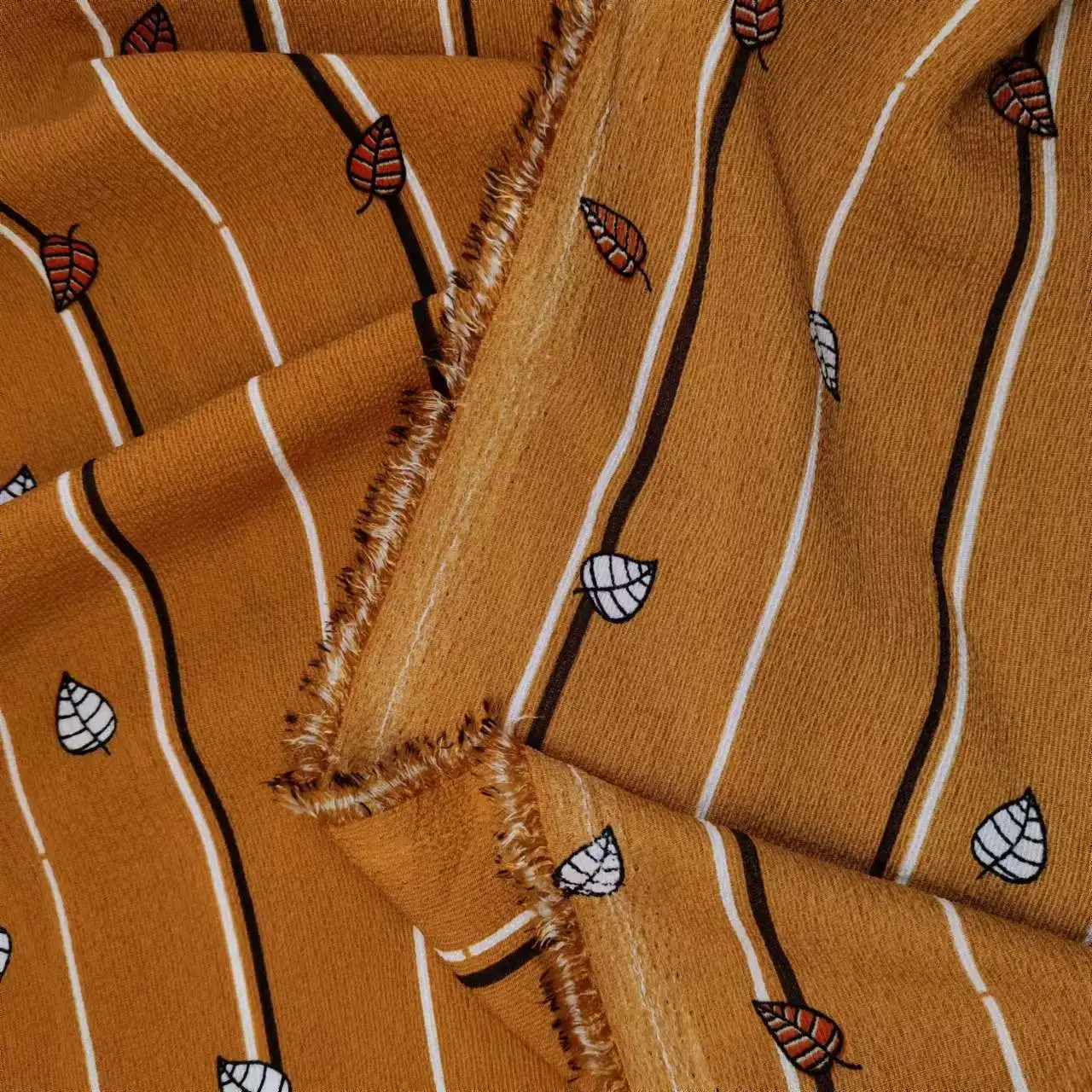 Элегантная мягкая непроницаемая шифоновая ткань с принтом желтых листьев для