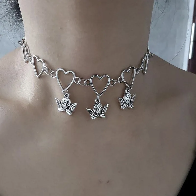 

Женское колье с подвеской в виде сердца, серебристого цвета