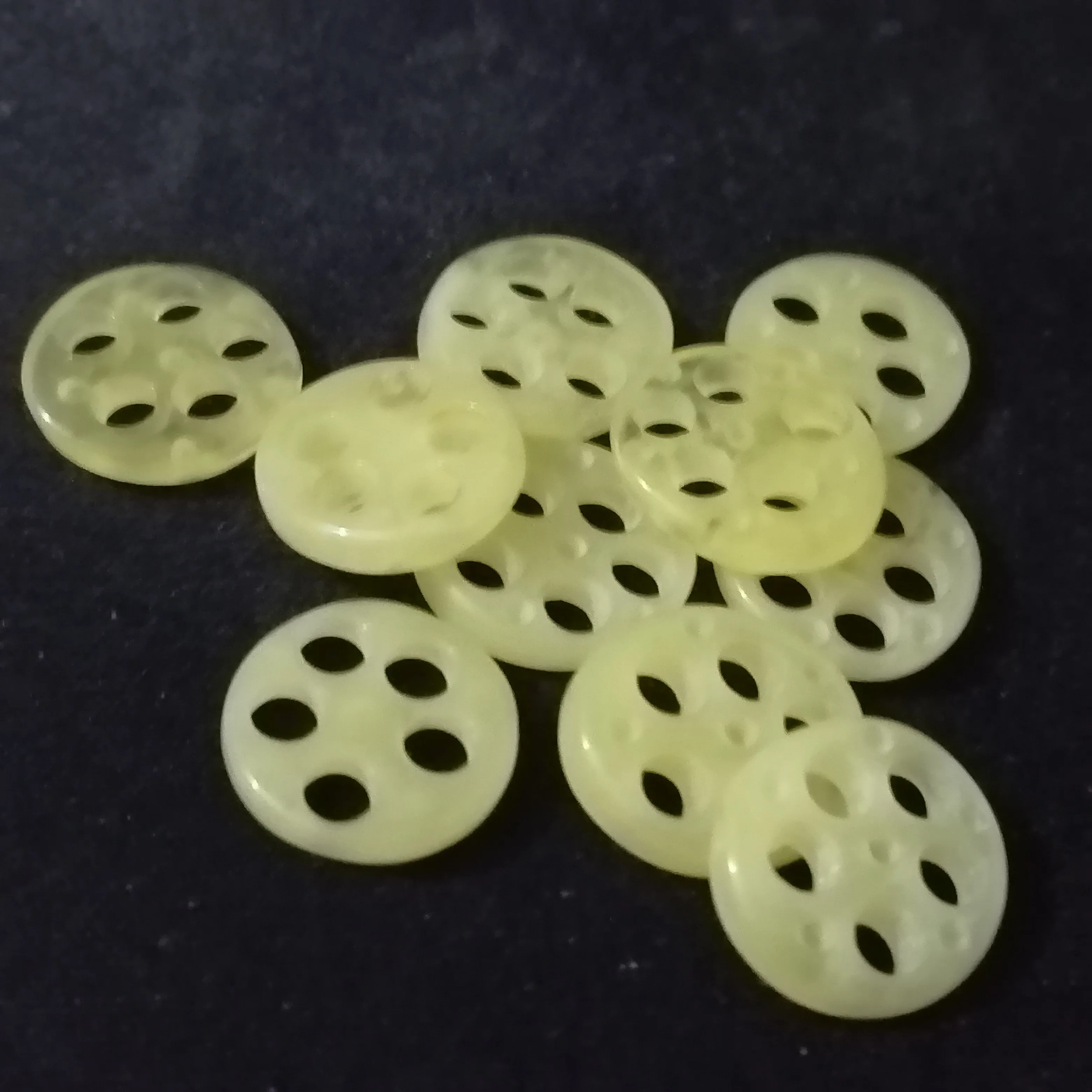 

Натуральные Кристаллы из Балтийского янтарного лотоса