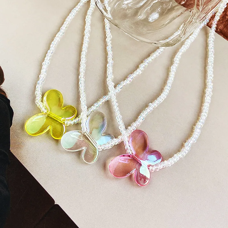 

HI MAN Classic Aesthetic Transparent Gradient Butterfly Pendant Necklace Women Handmade Acrylic Beaded Jewelry