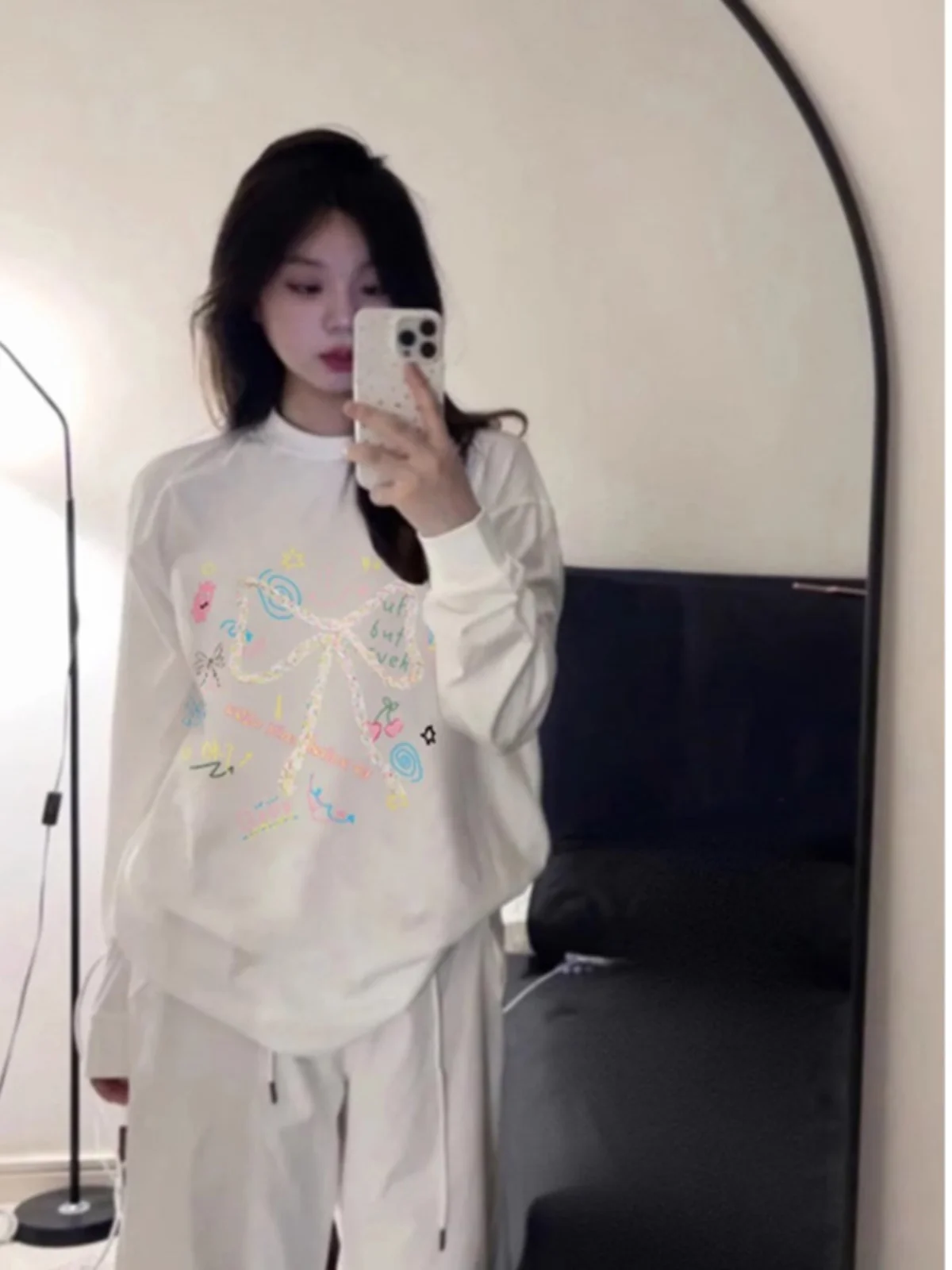 Осень 2024 новая корейская серия шикарная нежная белая футболка с бантом и