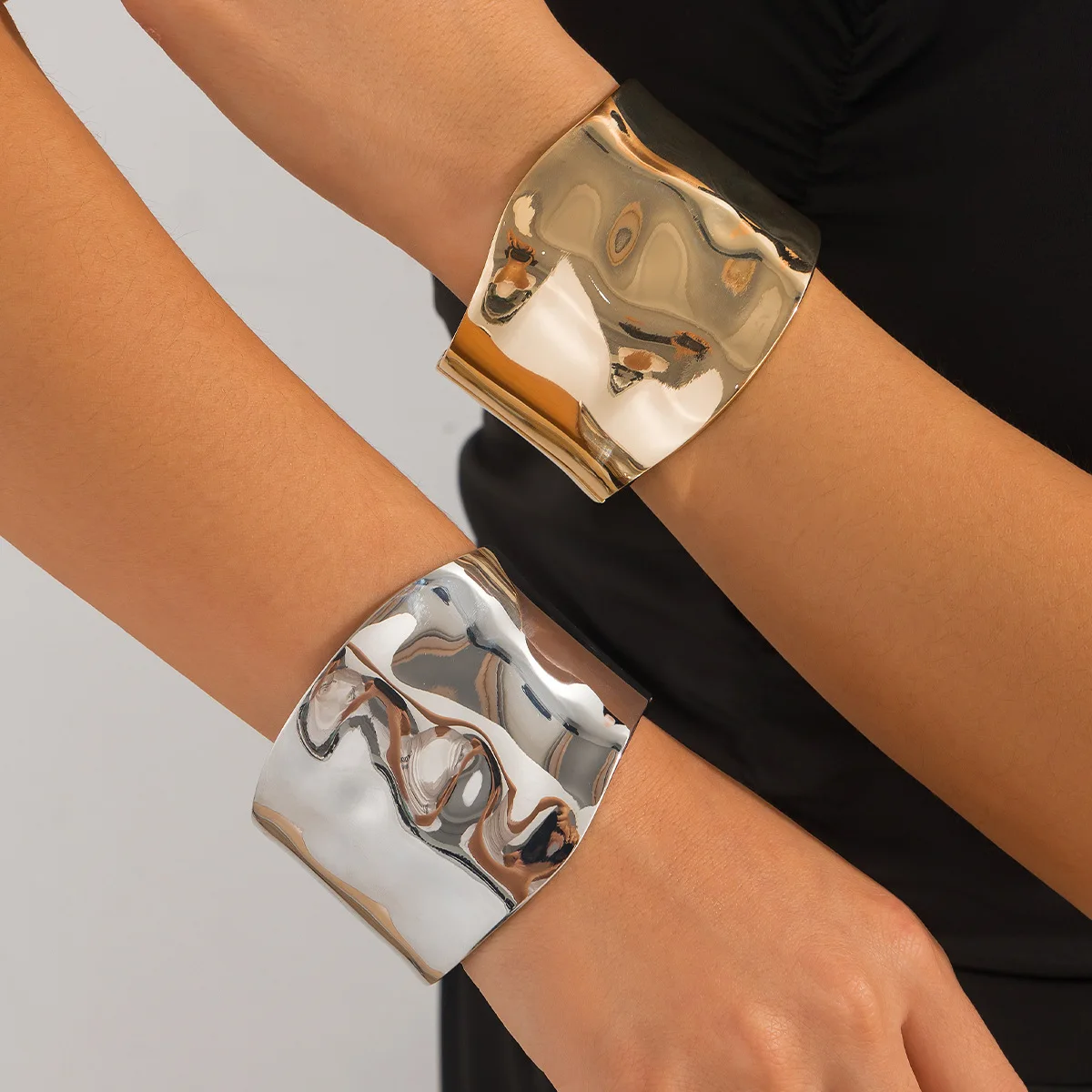 Металлический браслет KMVEXO