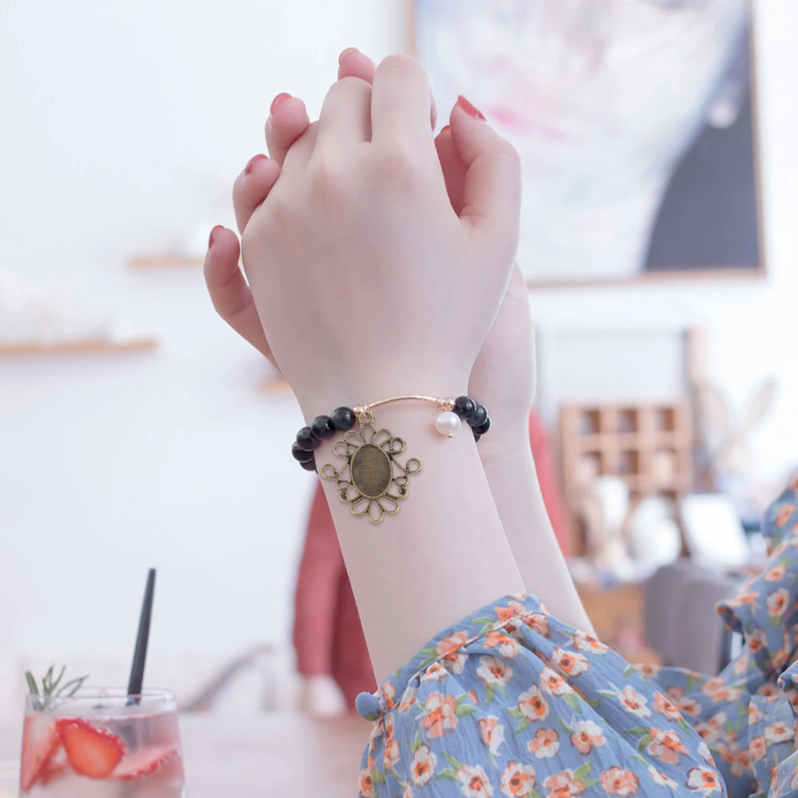 50 Pcs Jewelry Tray Bezels Pendant Oval Trays Alloy Charm Pendants Making DIY Base