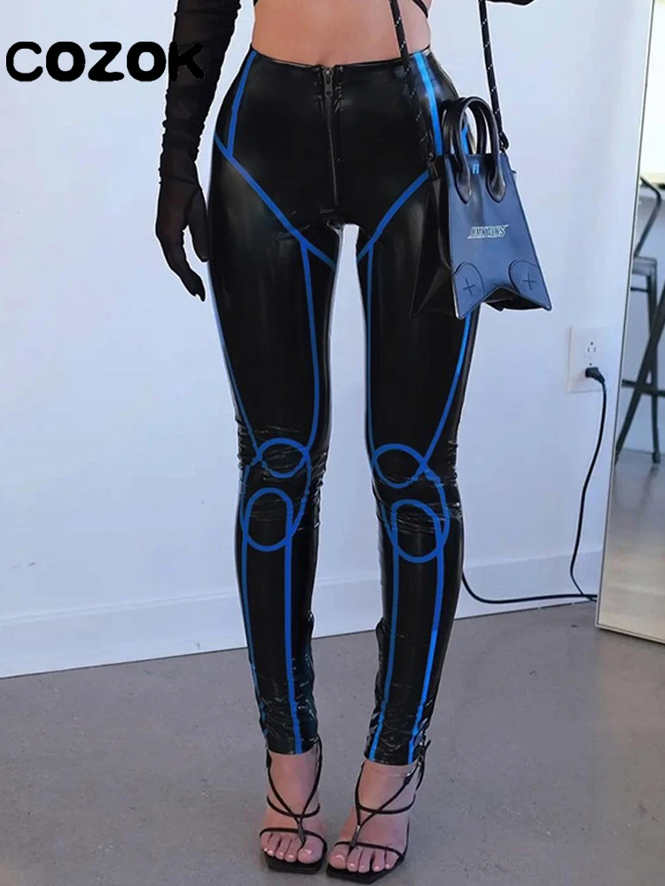 

Женские черные облегающие брюки Cozok 2023 из искусственной кожи с высокой талией, уличная одежда, модные дизайнерские брюки на молнии с 3D-принтом, горячая Распродажа
