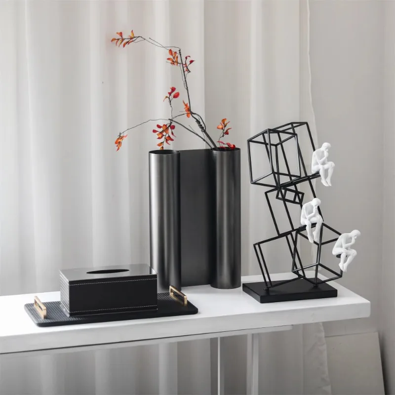 Металлическая статуэтка из смолы