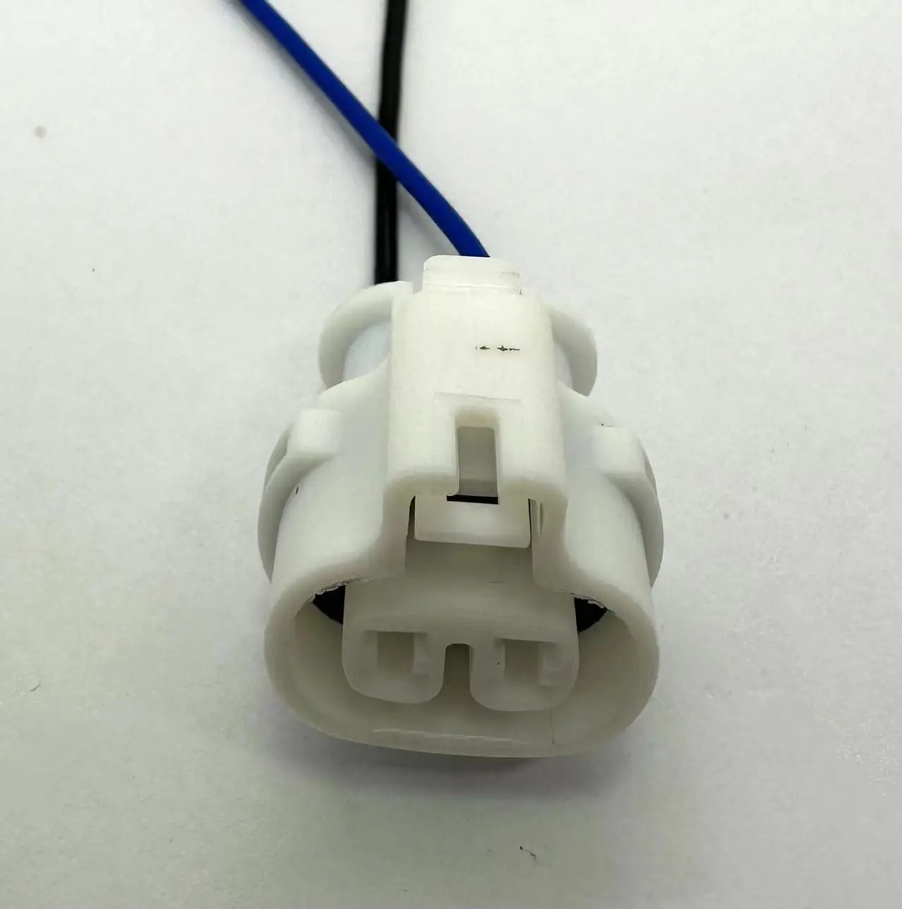 

MG640795 automotive harness plug plug plug car wiper sprayer plug