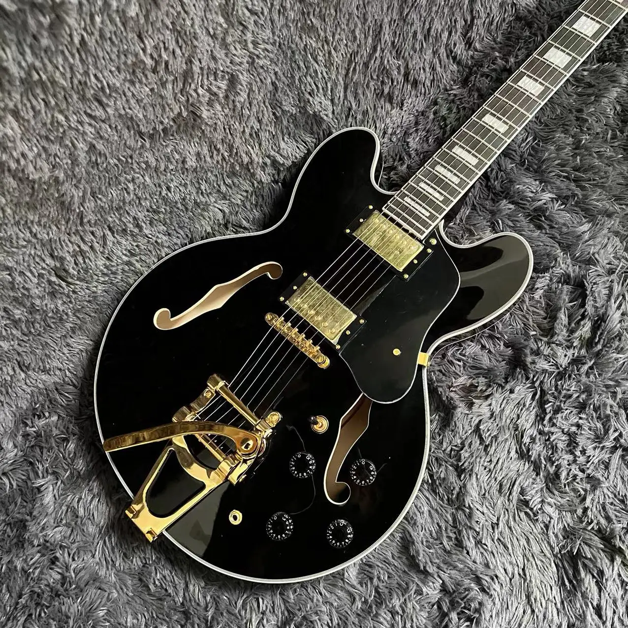 

Электрогитара ES 335 полуполый корпус черный цвет с системой Bigsby Tremolo Высококачественная гитара бесплатная доставка