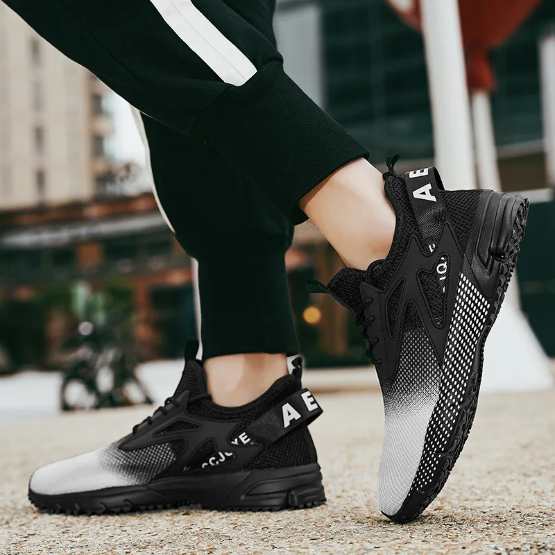 2023 New Men Light Running Shoes Breathable Outdoor Sports Shoes Non-slip Casual Sneakers Men Athletic Training Marathon Shoes