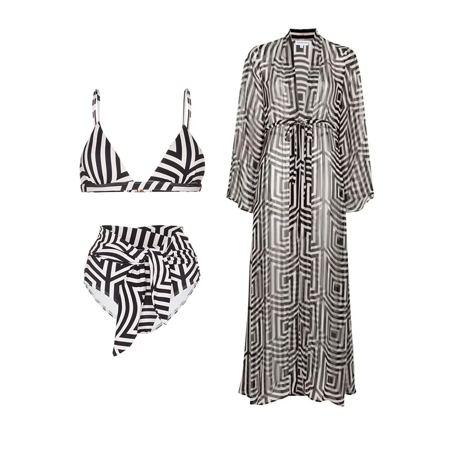 Рисунок 6 - Женский раздельный купальник с геометрическим рисунком