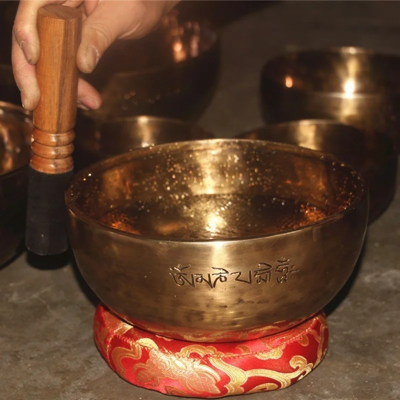 

Плотная компактная черная Поющая чаша из Непала, профессиональные чаши ручной работы со звуком Ом, чакра Будды для терапии, привычная чакра