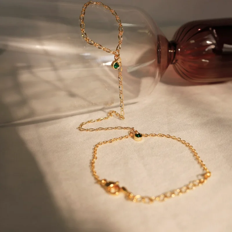 Браслет с камнем-талисманом для девушек-подростков