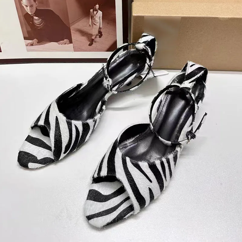 Туфли-лодочки женские с ремешком на щиколотке и открытым носком