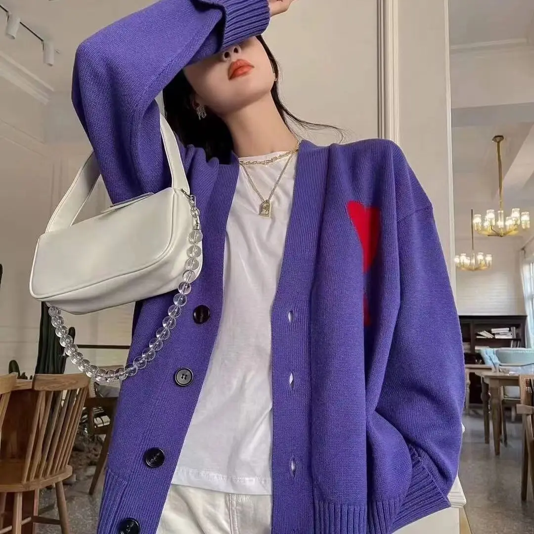 

Autumn 2022 New Short Knit Sweater Women's Winter Love Heart Brand Loose Long-sleeved Knitted Top Cropped Sweater