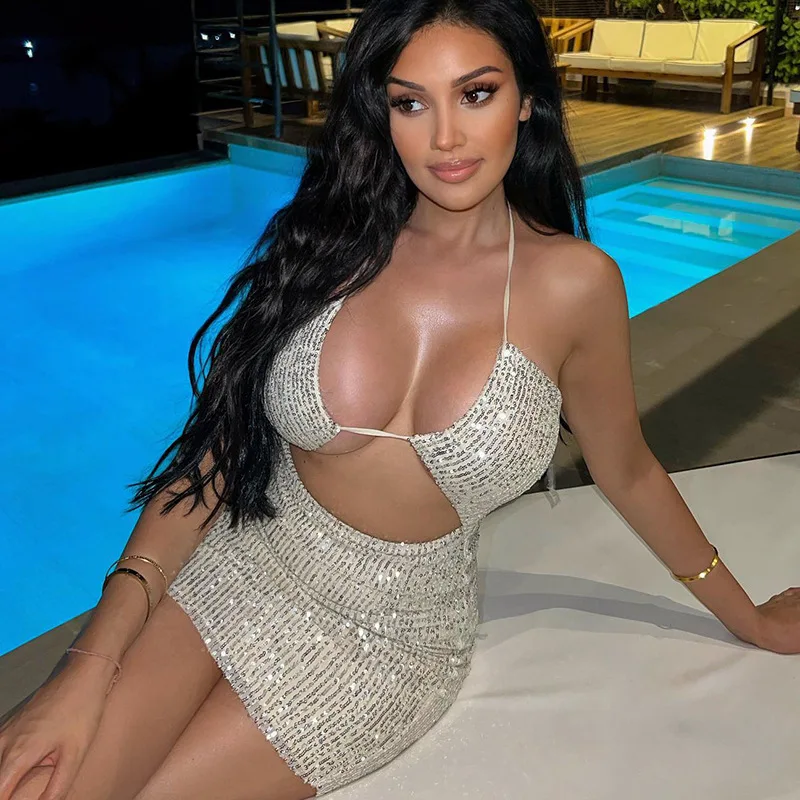 Женское блестящее мини-платье с блестками открытой спиной и шнуровкой лето 2023