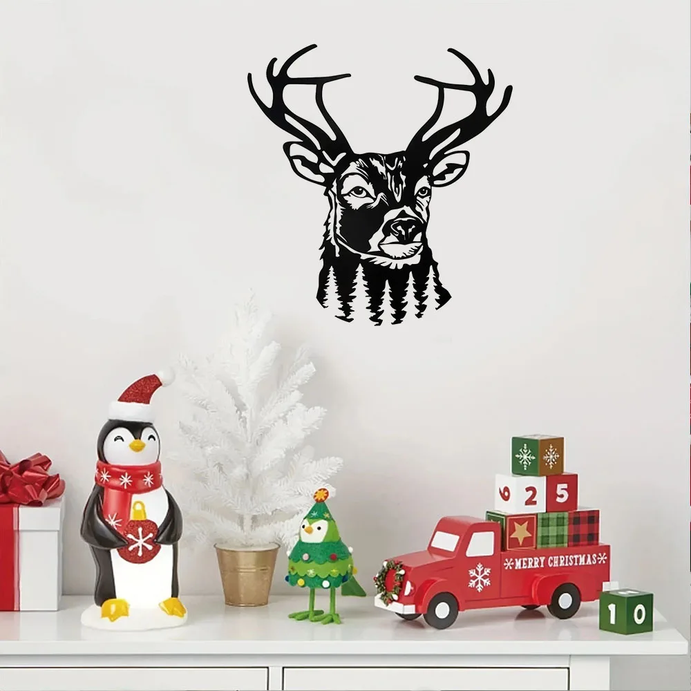 Металлическое украшение на стену с изображением оленя и лесной кабины —