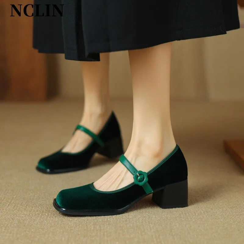 Женские туфли на массивном каблуке бархатные ручной работы платформе квадратный