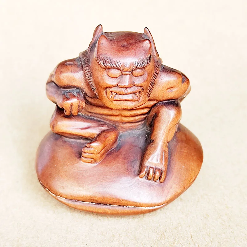 

Ручная резная статуэтка из самшита "Они Монстр Человек"