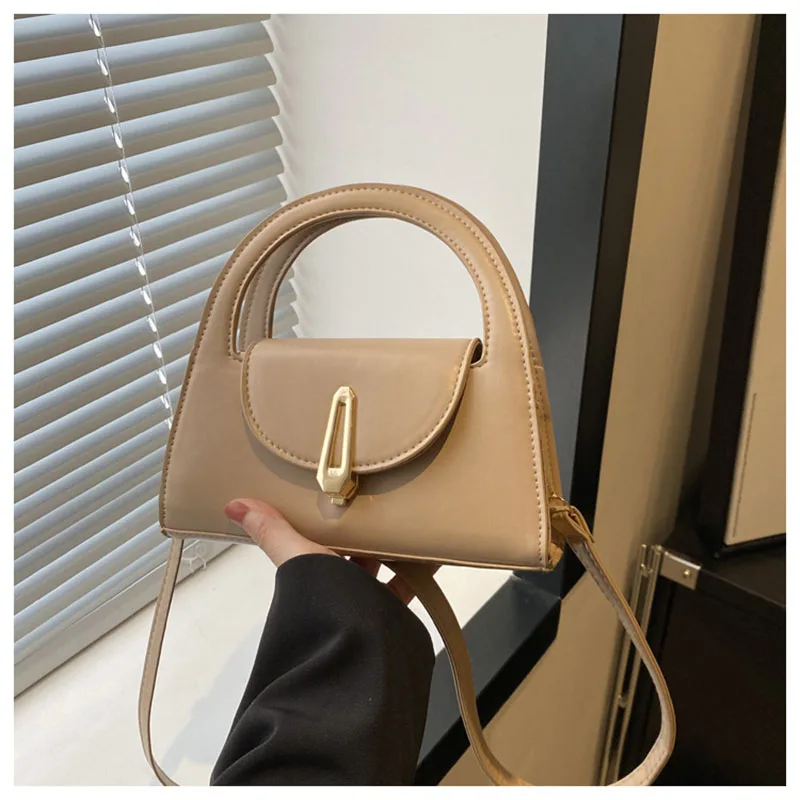 Женская сумка с круглой ручкой бордовая дизайнерская через плечо уникальным