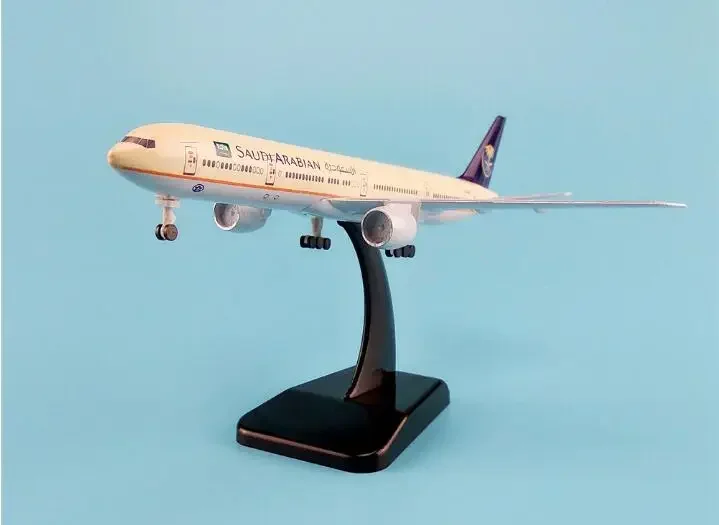 Модель самолета 19 см Air SAUDI ARABIAN Airlines B777 300ER Boeing 777 Airways с подставкой и колесами Шасси