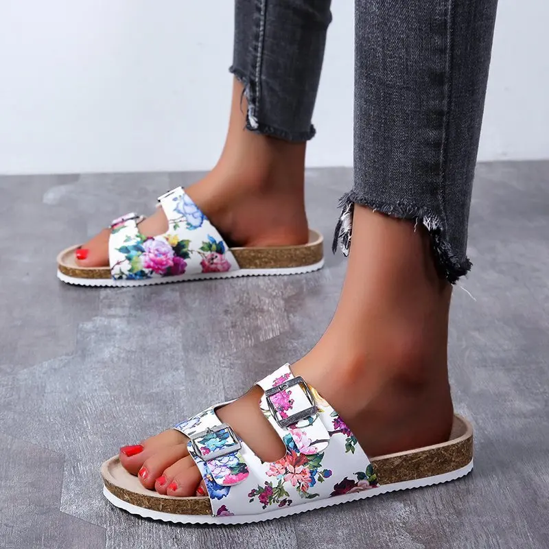 

Female Shoes Ladies' Slippers Rivet Big Size 2022 Flat Summer Fabric Rome Print Basic PU Floral Metal Decoration Slides Slippers