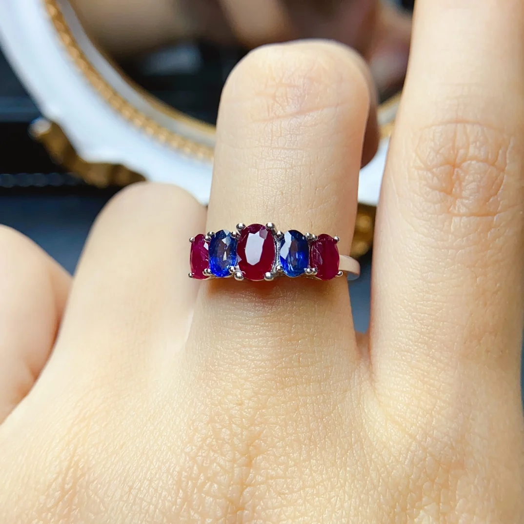 Женское кольцо из серебра 925 пробы с натуральным сапфиром 4 Х6 мм