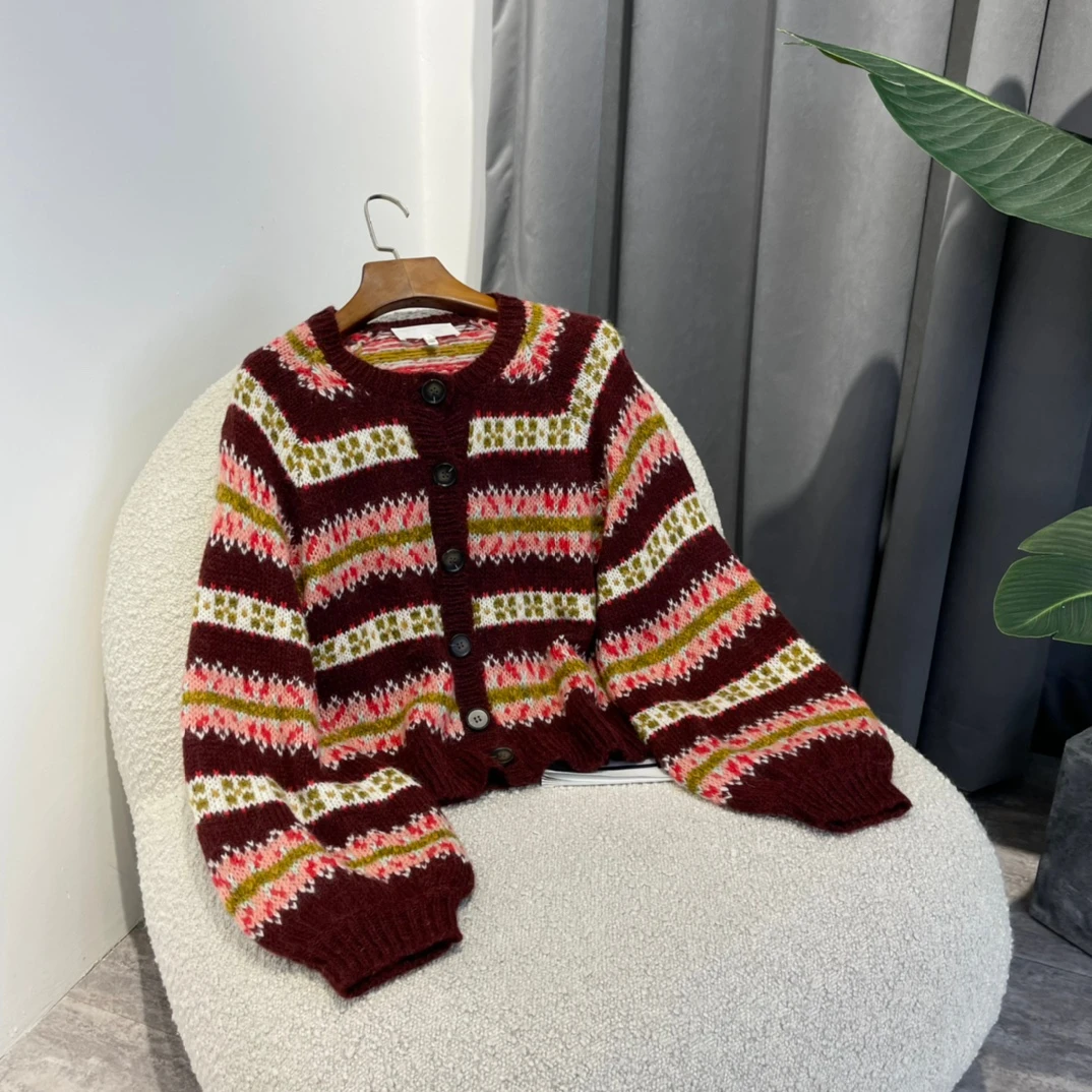 

2022 New Autumn Winter Ladies Fashion England Style Geometric Pattern Digital Hook Flower Single Breasted Sweater Cardigan