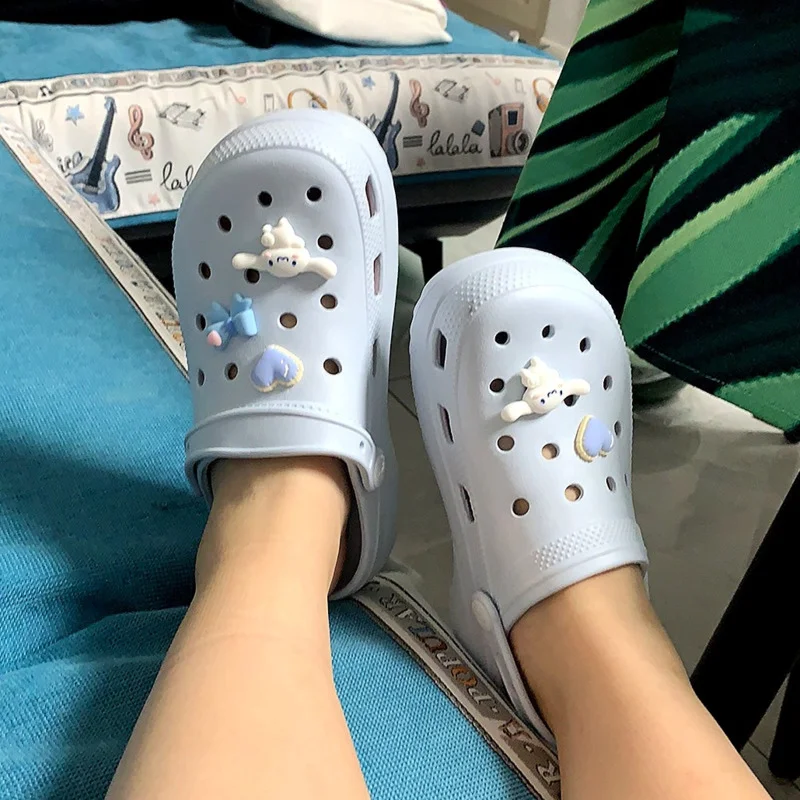 Sanrio Cinnamoroll Kawaii Women Slippers Homewear Y2k Cute Korean Ins Student Soft Flat Bottom Hole Shoes Casual Bath Sandals