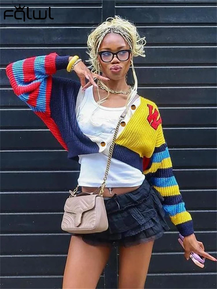 Женский трикотажный кардиган на пуговицах с V-образным вырезом