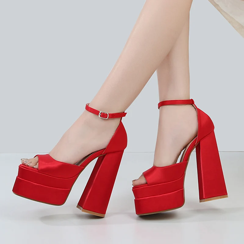 Элегантные женские босоножки на платформе и высоком каблуке модные трендовые