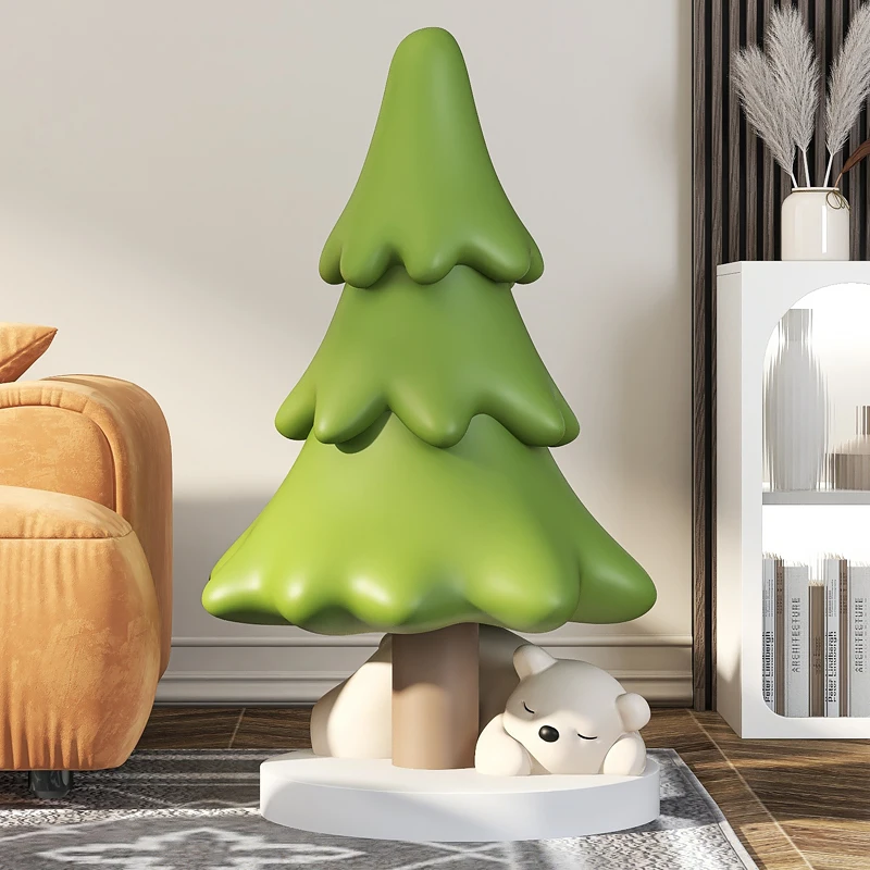 Большие тонкие рождественские елки подарки на открытом воздухе современные для