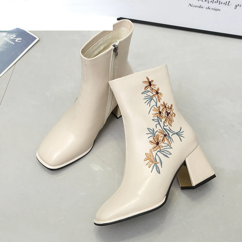 

Женские ботильоны с цветочным принтом, на низком каблуке