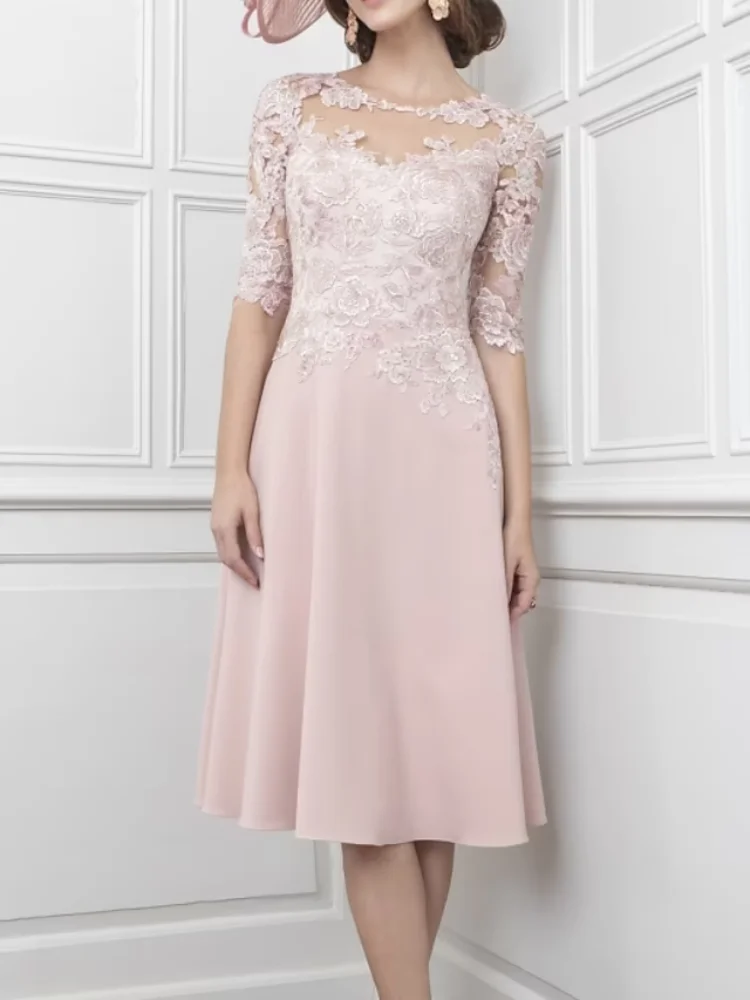 

A-Line Mother of the Bride Dress Illusion Neck Knee Length Chiffon Lace Half Sleeve with Pleats Appliques Evening Gown