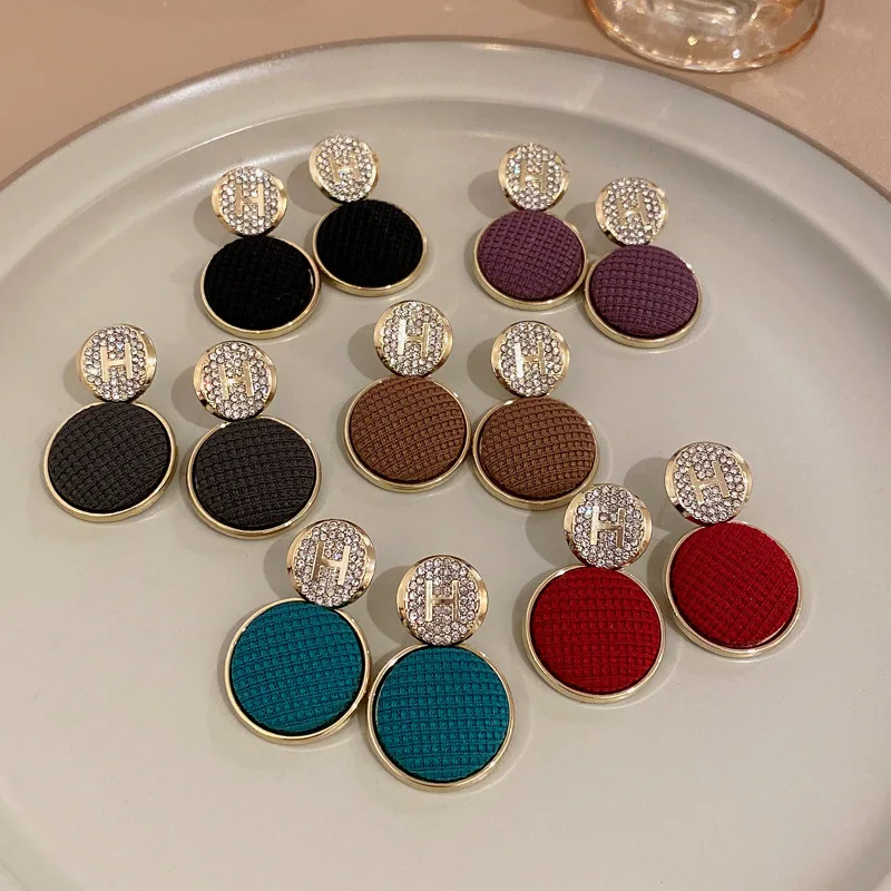

Vintage Rhinestone Letter Button Earring for Women Korean Fashion Simple Style Stud Earrings New Jewelry Aretes De Mujer