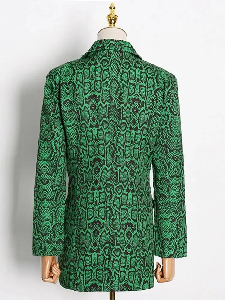 Рисунок 5 - Женский блейзер с принтом змеиной кожи