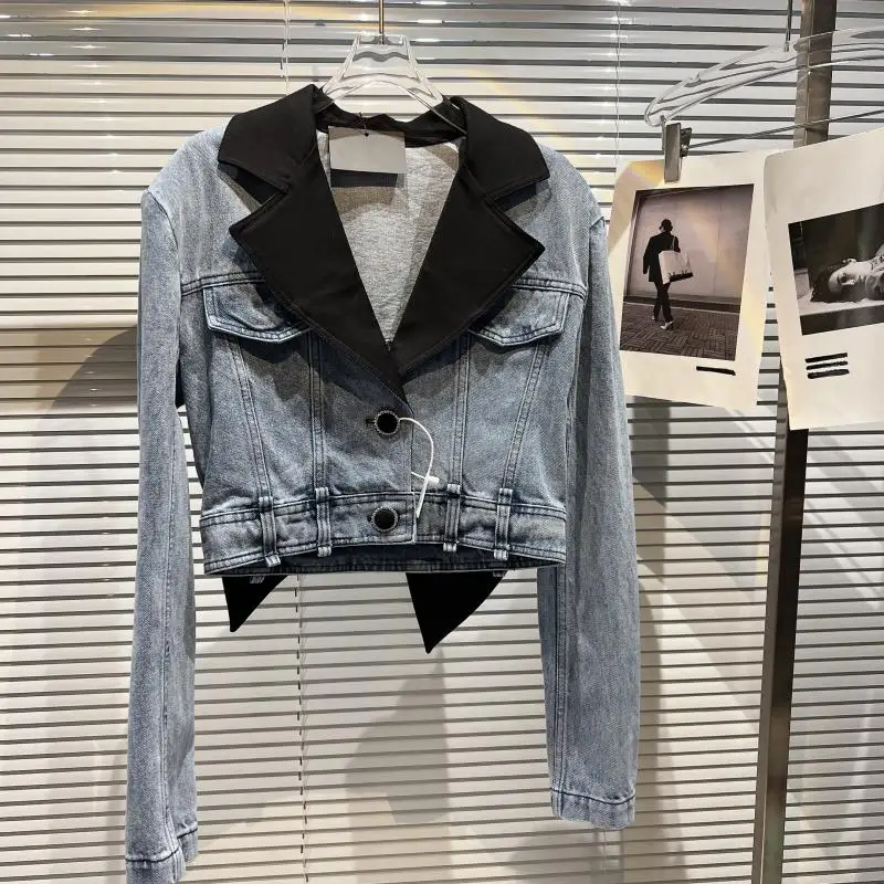 Женская джинсовая куртка с бантом короткая контрастных цветов длинным рукавом в