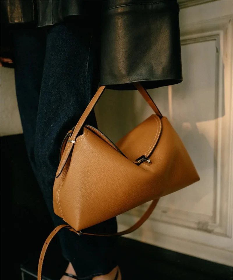 

Роскошная брендовая сумка-мессенджер из воловьей кожи с Т-образной пряжкой