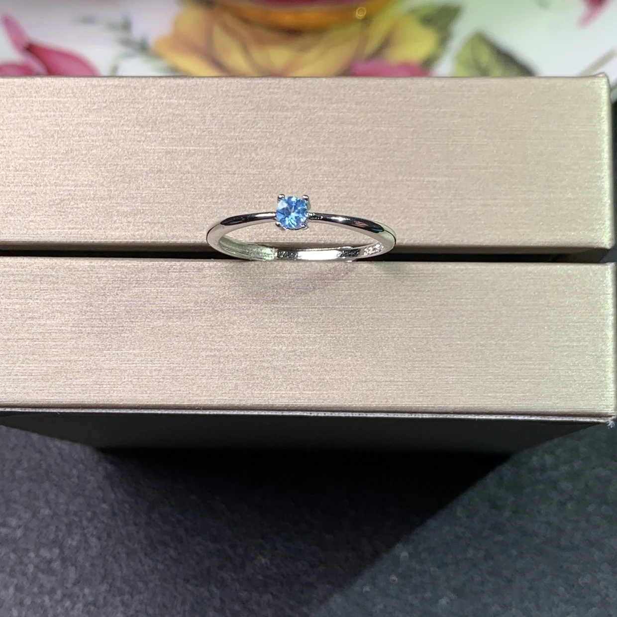 Специальное предложение с фабрики кольцо из натурального швейцарского синего