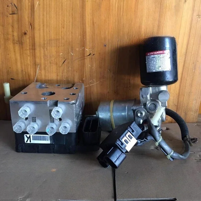 LS460 LS500 LS600 RX450h Двигатель тормозного насоса ABS накопитель энергии