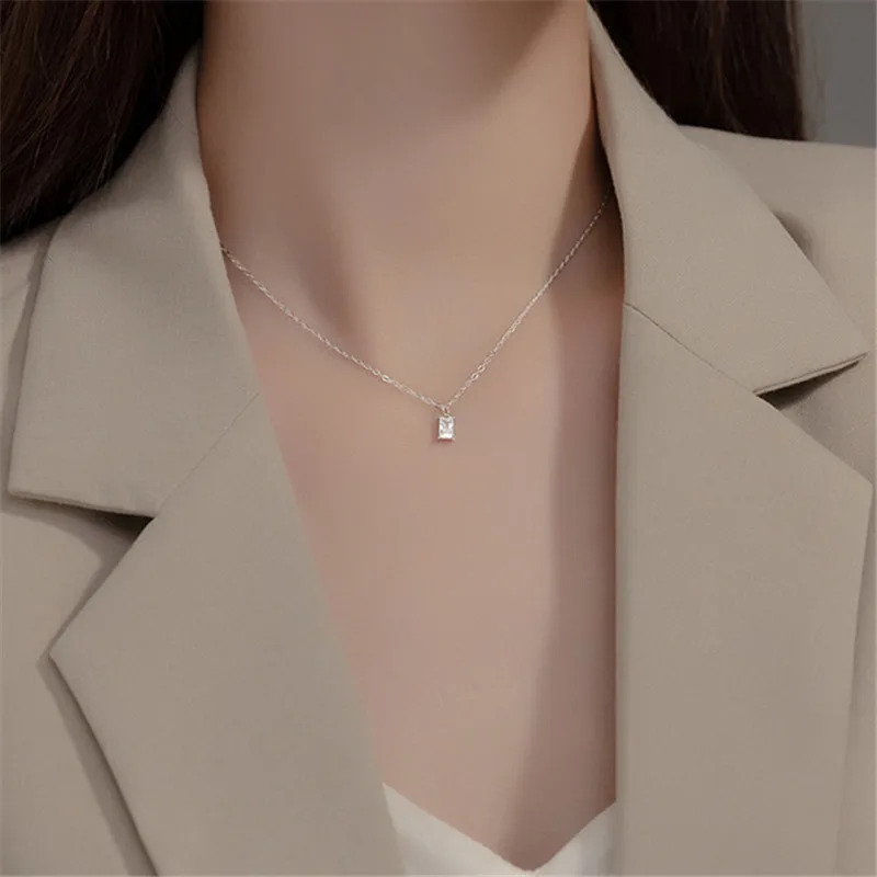 

Женское ожерелье из серебра 925 пробы, с квадратным кулоном из циркония