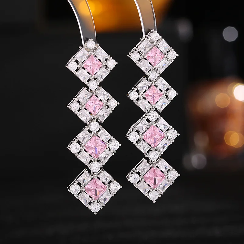 

Супер-вспышка Cz серьги для тяжелой промышленности Роскошная модная нишевая Геометрическая длинная фотография оптом