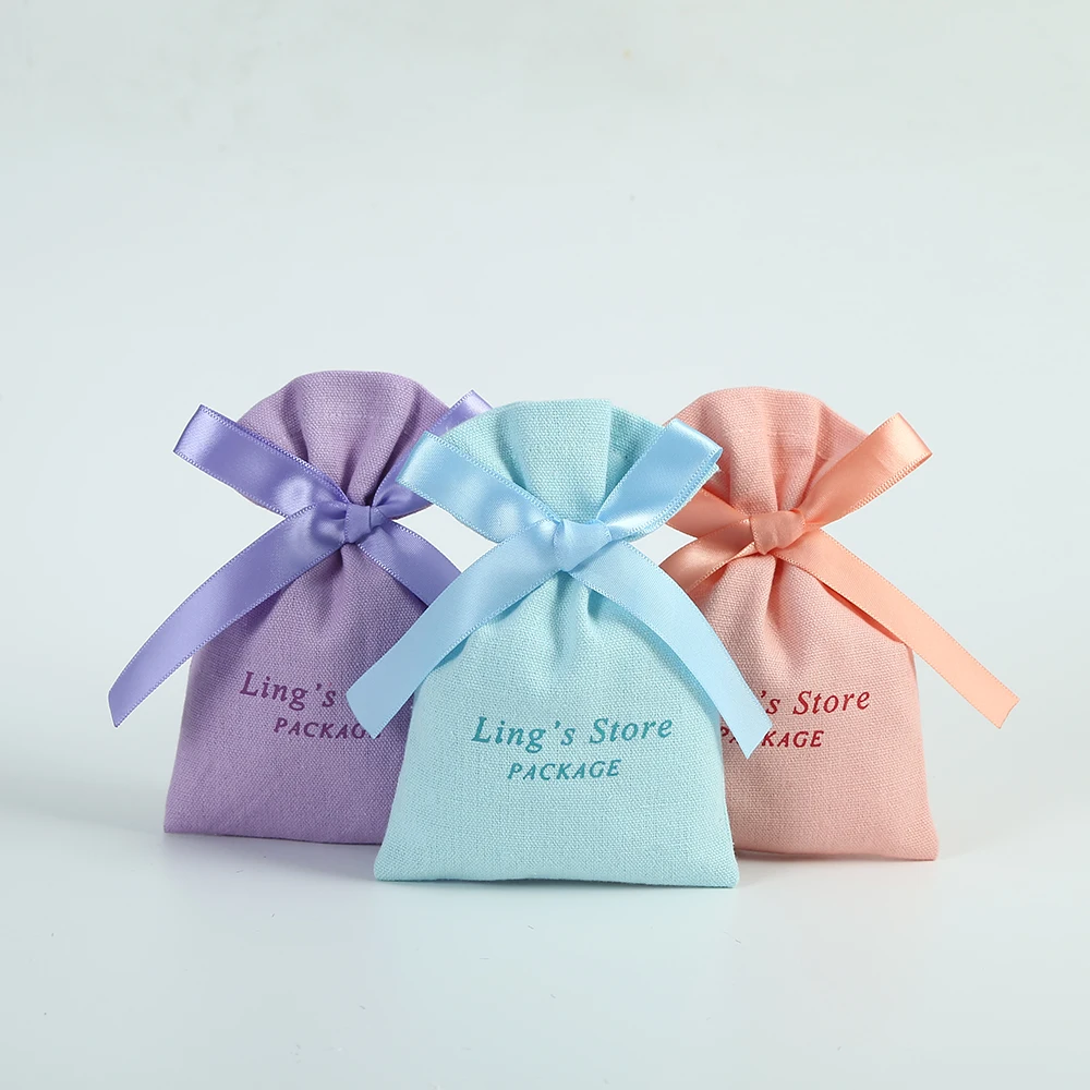 100pcs Cotton Burlap Jewelry Bag with Ribbon Custom Logo Jewelry Organizer Wedding Party Candy Bag Earrings Bag Personalizado